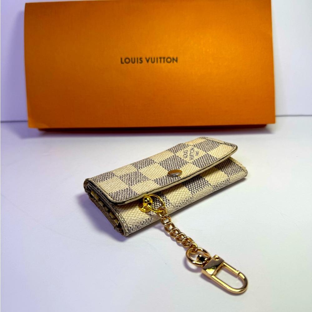 Louis Vuitton Checkered Key Holder - Cream and Gray
